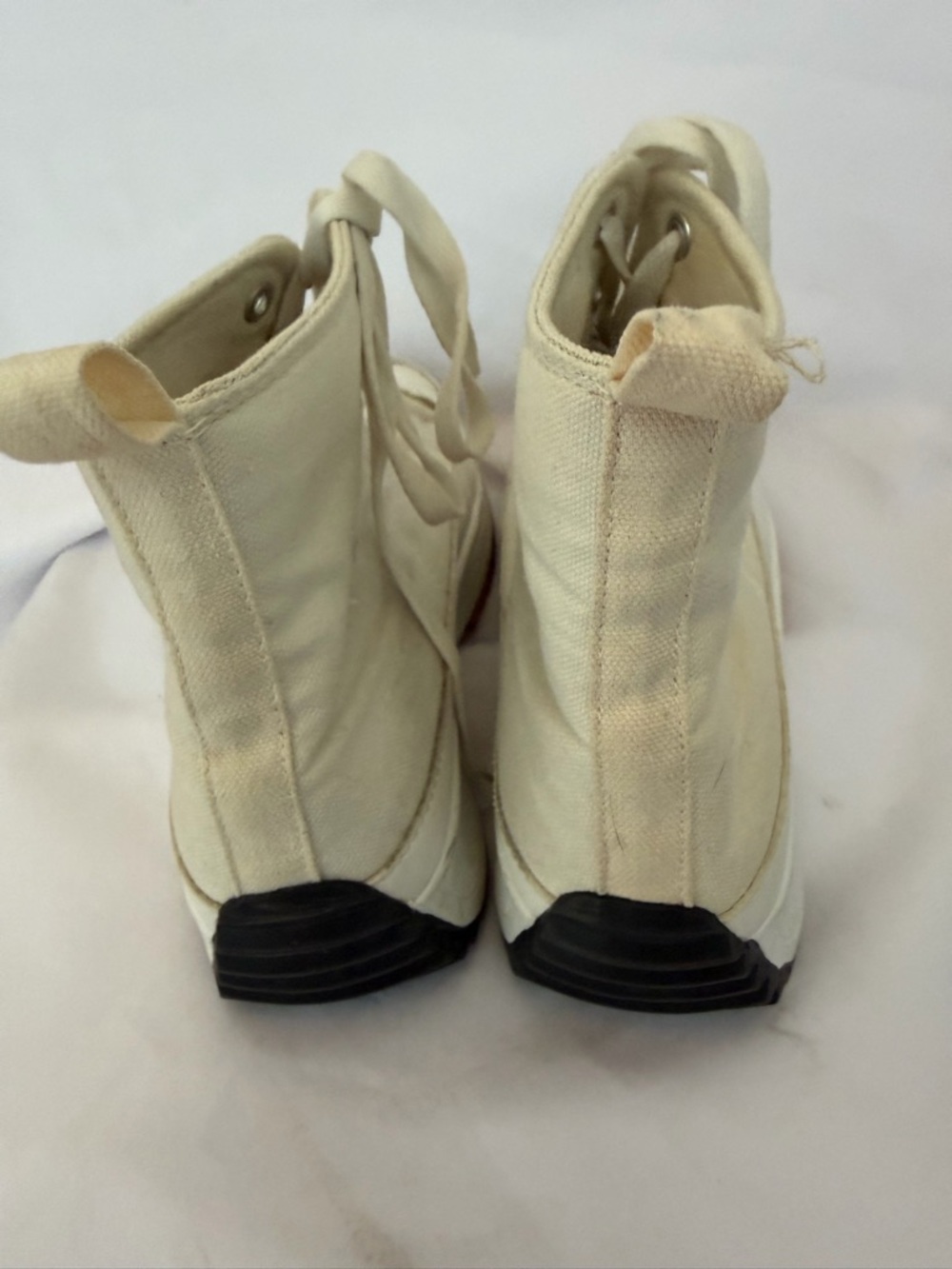 MADRAG Cream High-Top Lace-Up Platform Sneakers with Contrasting Lug Sole - Picture 9 of 15